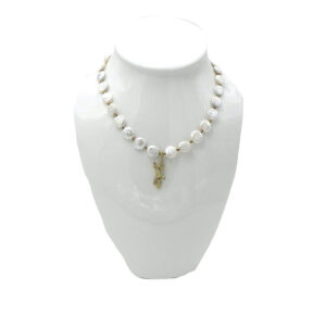 Coin Pearls with Friendly Alligator